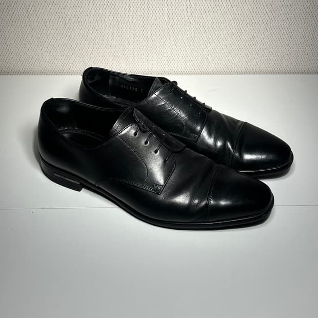 프라다 더비 슈즈