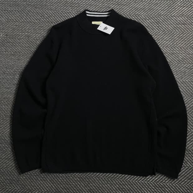 지오지아 캐시미어 블랙 미니멀 폴라 니트o 4034