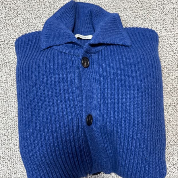 아모멘토 맨즈 버튼 업 가디건