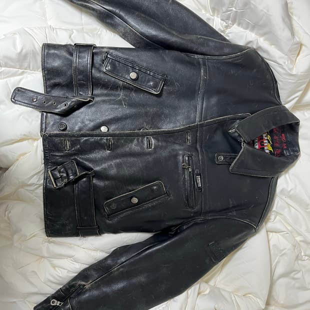 디테일 좋은 가죽자켓