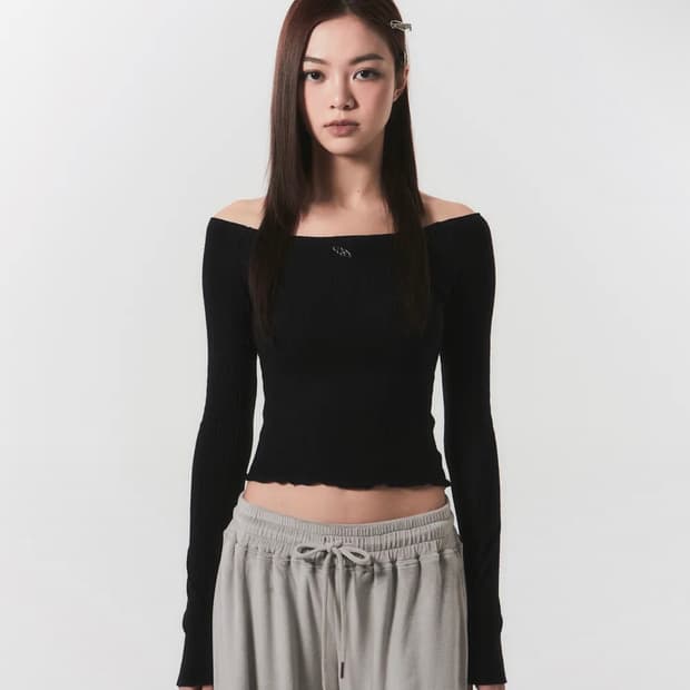 체리퀴리 스무스 오프숄더탑 블랙