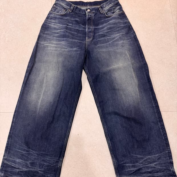 아크네 슈퍼배기진 40사이즈 팝니다