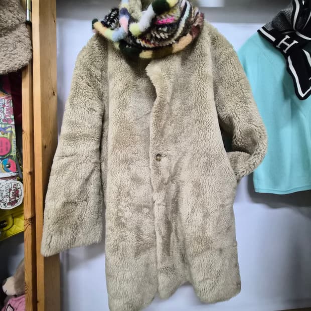 SLLOW 무스탕퍼코트