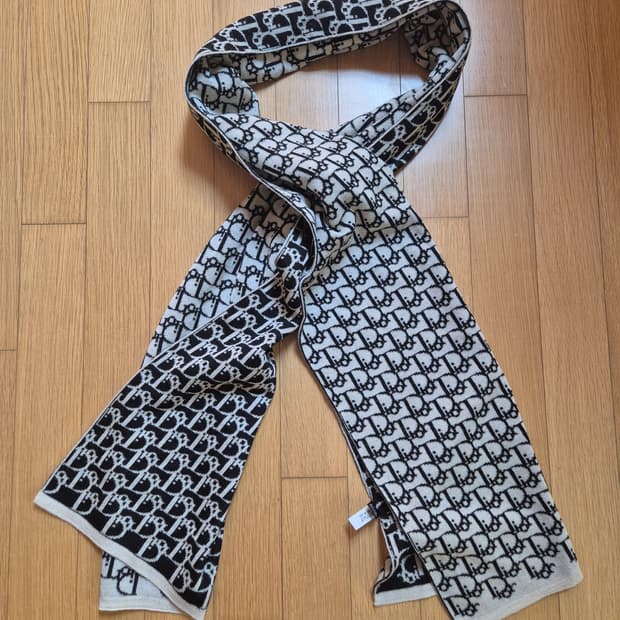 크리스찬 디올 오블리크 울 머플러