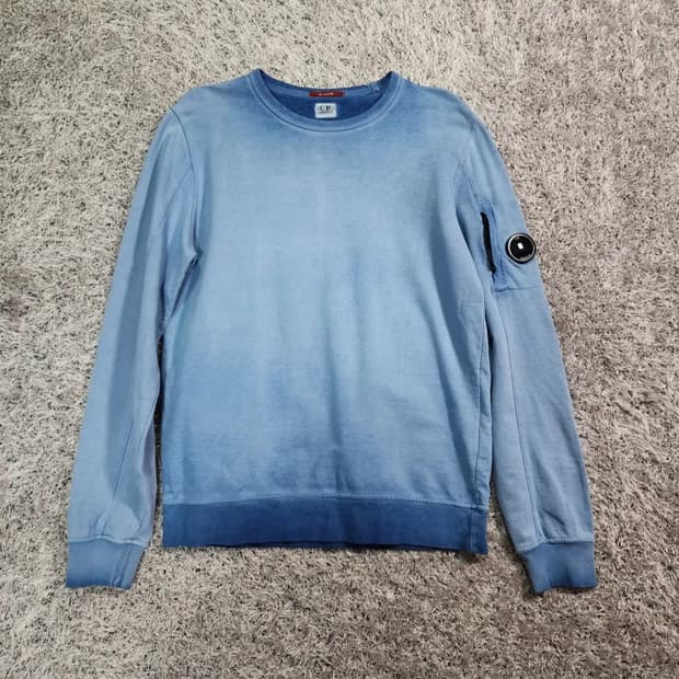 C.P컴퍼니 맨투맨 L