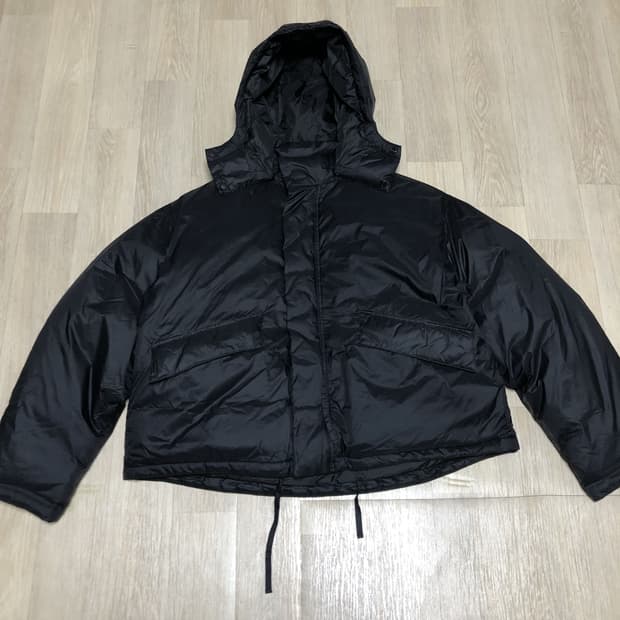 (105) 로드 존 그레이 피시테일 숏 다운 파카 블랙 패딩