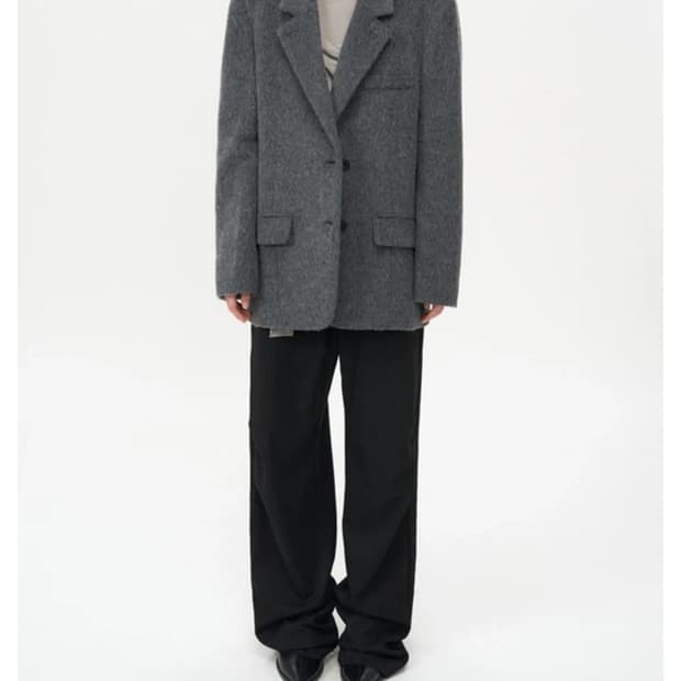 인사일런스 우먼 섀기 울 오버핏 윈터 자켓 차콜