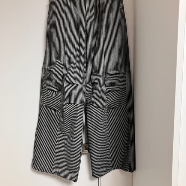 Aakam knee pin-tuck striped denim pants