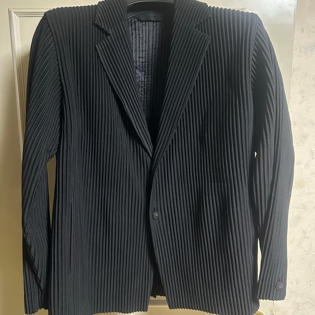 옴므플리세 블랙 셋업