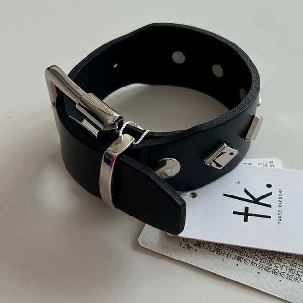 STUDS BELT BANGLE 스터드 벨트 뱅글
