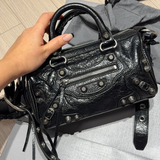 발렌시아가 블랙 네오카골 XS (상태 최고, 신세계영등포구매)