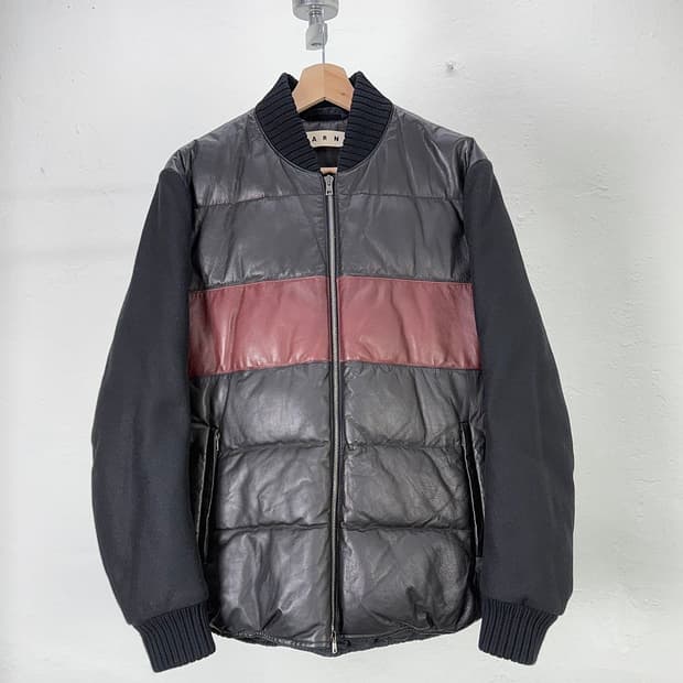 마르니 글로시 쉽스킨 구스 다운 캐시 봄버 자켓