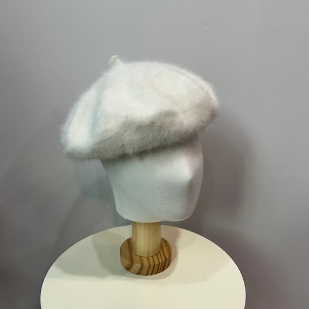 화이트 앙고라 베레모