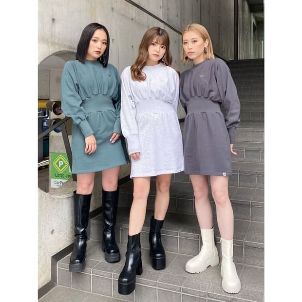 러셀애슬레틱x무루아 맨투맨 원피스 코튼 벌룬 원피스