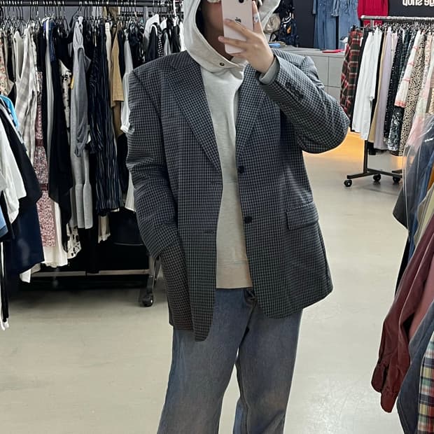 리 패치 후드티 지방시 체크 블레이져 코디