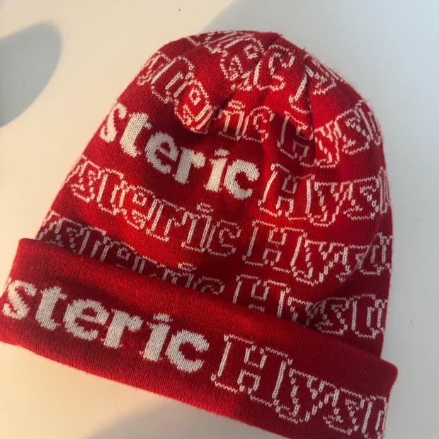 히스테릭글래머 레드 비니