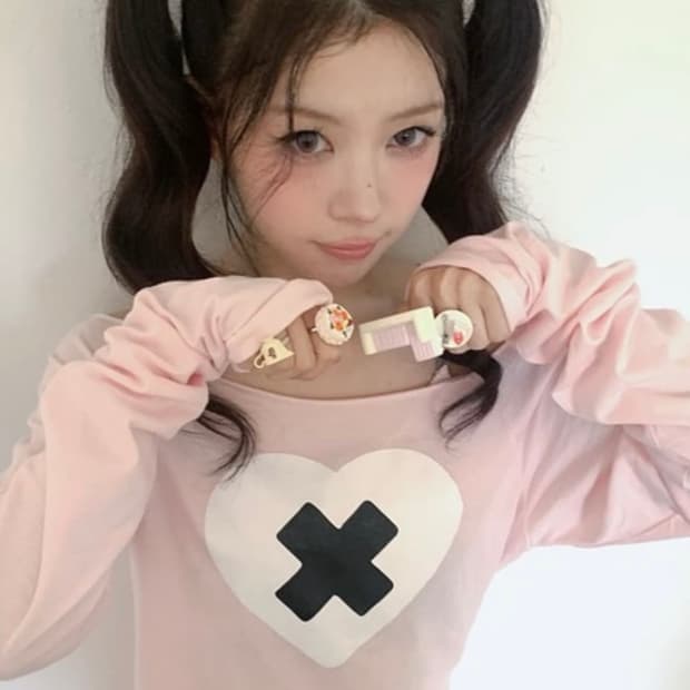 [F.E.E.S] cross heart cut off t-shirt