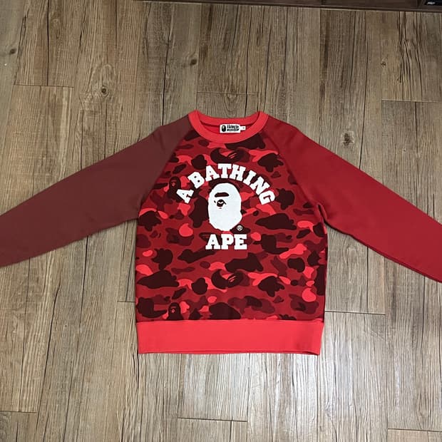 베이프 컬러 카모 컬리지 크루넥 스웨트셔츠