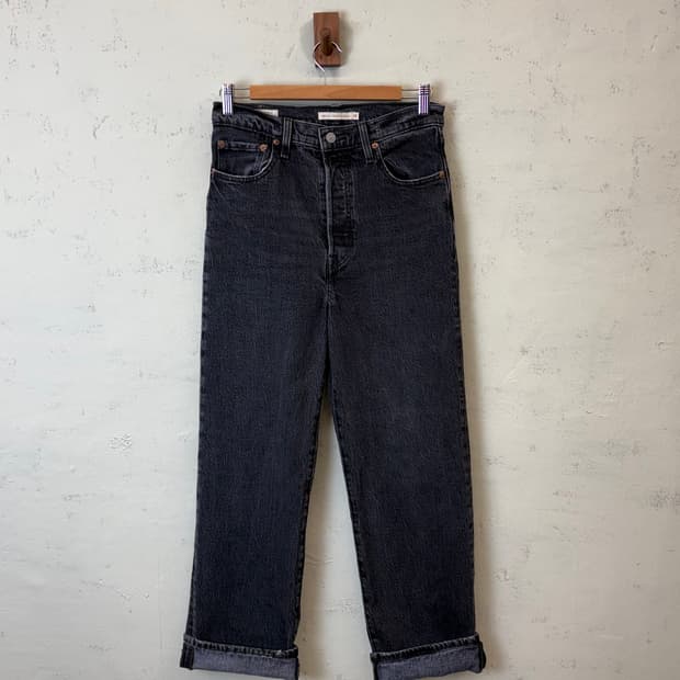 리바이스 프리미엄 흑청 데님팬츠