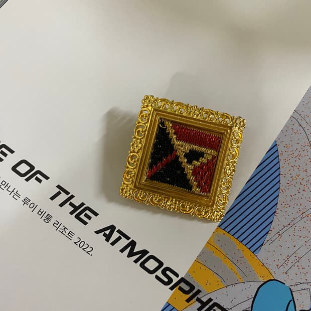 JAPAN 니들포인트 액자 브로치 (3.5cm)