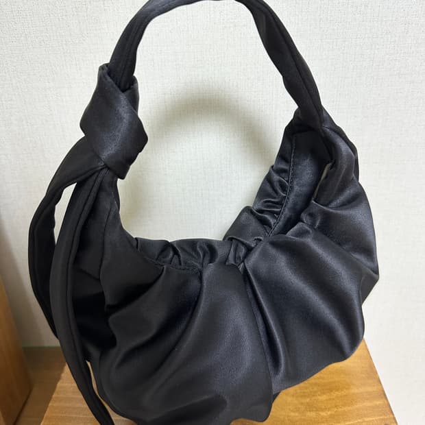 앤아더스토리즈 토트백