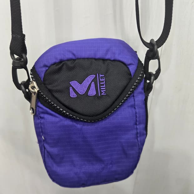 MILLET 밀레 미니 파우치 크로스백! 상태 굿굿굿! 디자인 깔끔해용