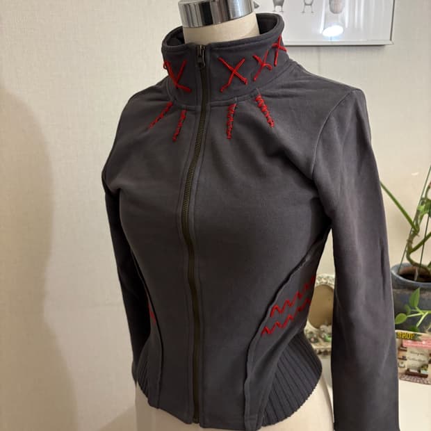 Stitches detail jersey 