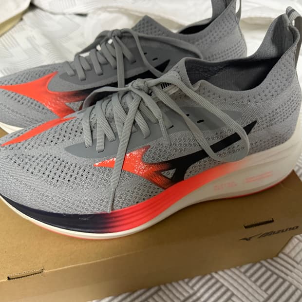 미즈노 네오젠1 285