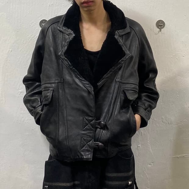 양가죽 크롭 무스탕 자켓