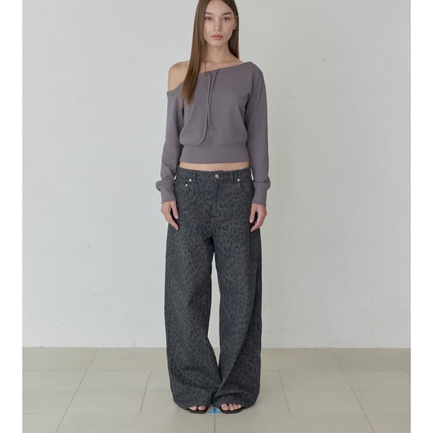 오데스 LEOPARD STRAIGHT PANTS - CHARCOAL