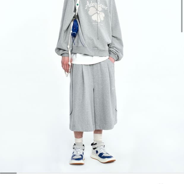 아더에러 테버 로고 후드 A3