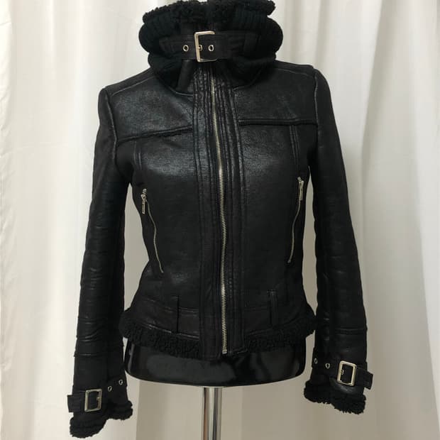 버클 하이넥 가죽자켓