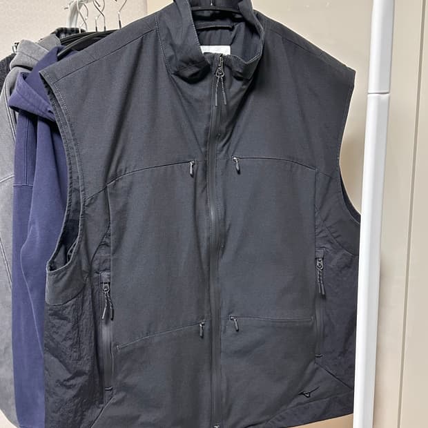 인사일런스X미즈노 옵시디언 베스트 블랙 L