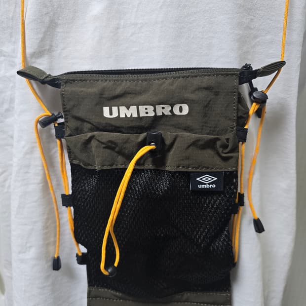 엄브로 미니 크로스백 가방 파우치백