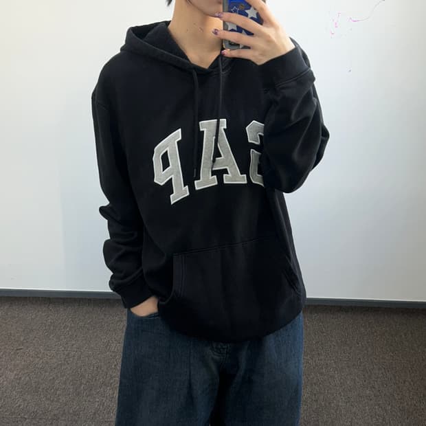 GAP 갭 그레이 로고 블랙 후드티 