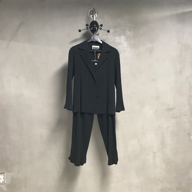 이세이 미야케 플리츠 셋업 블랙 3(W)