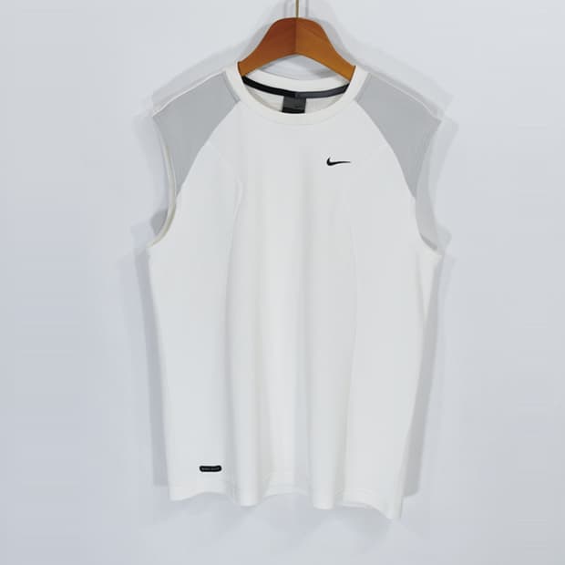 Nike Dri-Fit 민소매 티셔츠