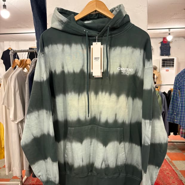 크리틱 후드티