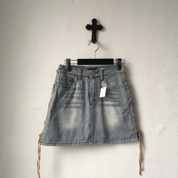 Side lace up point stripe pattern mini s