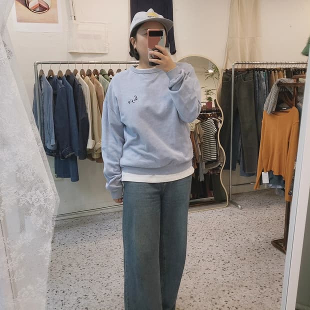 Basie bro's 페일블루 맨투맨(made in Japan)