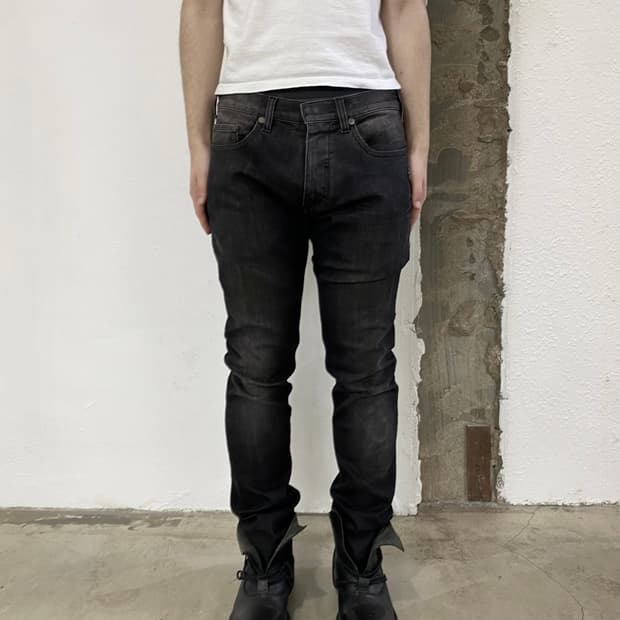 닐 바렛 슬림핏 코팅 팬츠