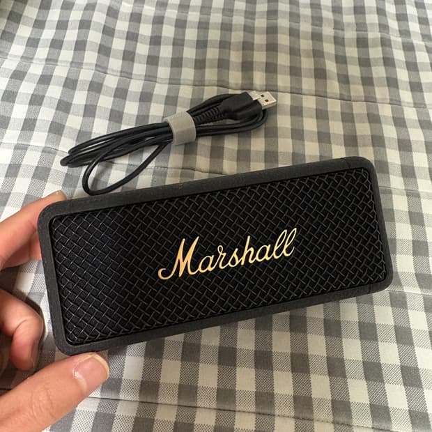 마샬 엠버튼2 블랙 브레스 블루투스 스피커 팝니다