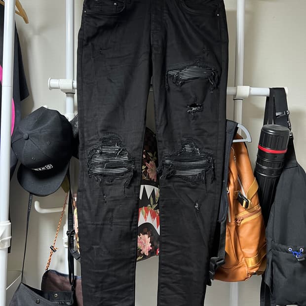 AMIRL MX1 Distressed Jeans