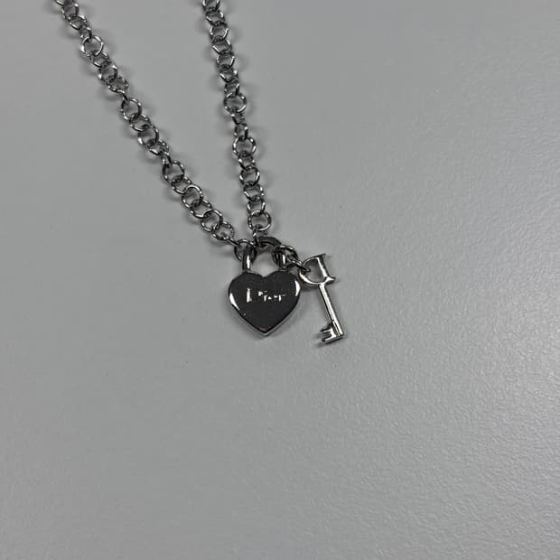 디올 하트 태그키 목걸이