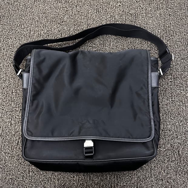 PRADA 프라다 메신저백 크로스백 가방 블랙