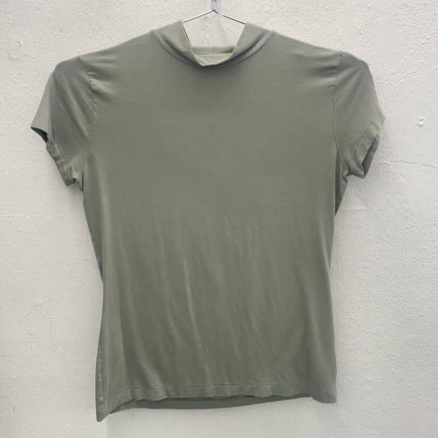 베네통 페일그린 반폴라 반팔 티셔츠