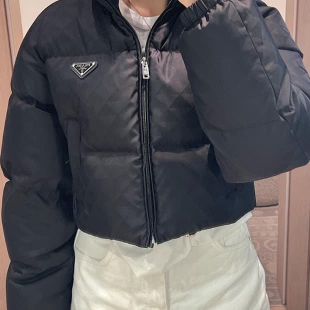 프라다 리나일론 크롭패딩