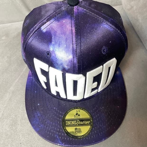 DNINE FADED 갤럭시 스냅백