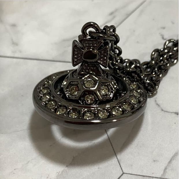 비비안웨스트우드 아카이브 화이트크리스탈 그레이실버 orb 팬던트 목걸이