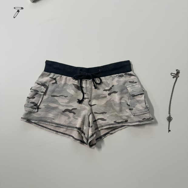 카고 포켓 카모 패턴 밴딩 쇼츠